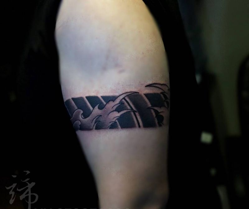 臂环纹身图片_成品肩部手部手臂颈部传统静物纹身图案