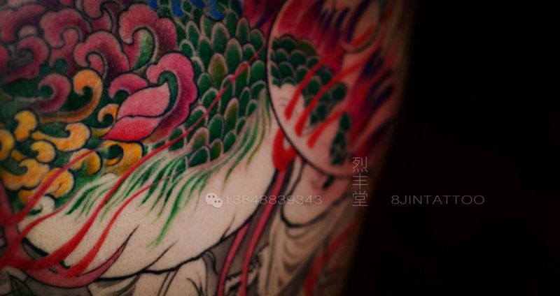 新传统彩色凤凰纹身图片_背部传统动物凤凰手稿纹身图案