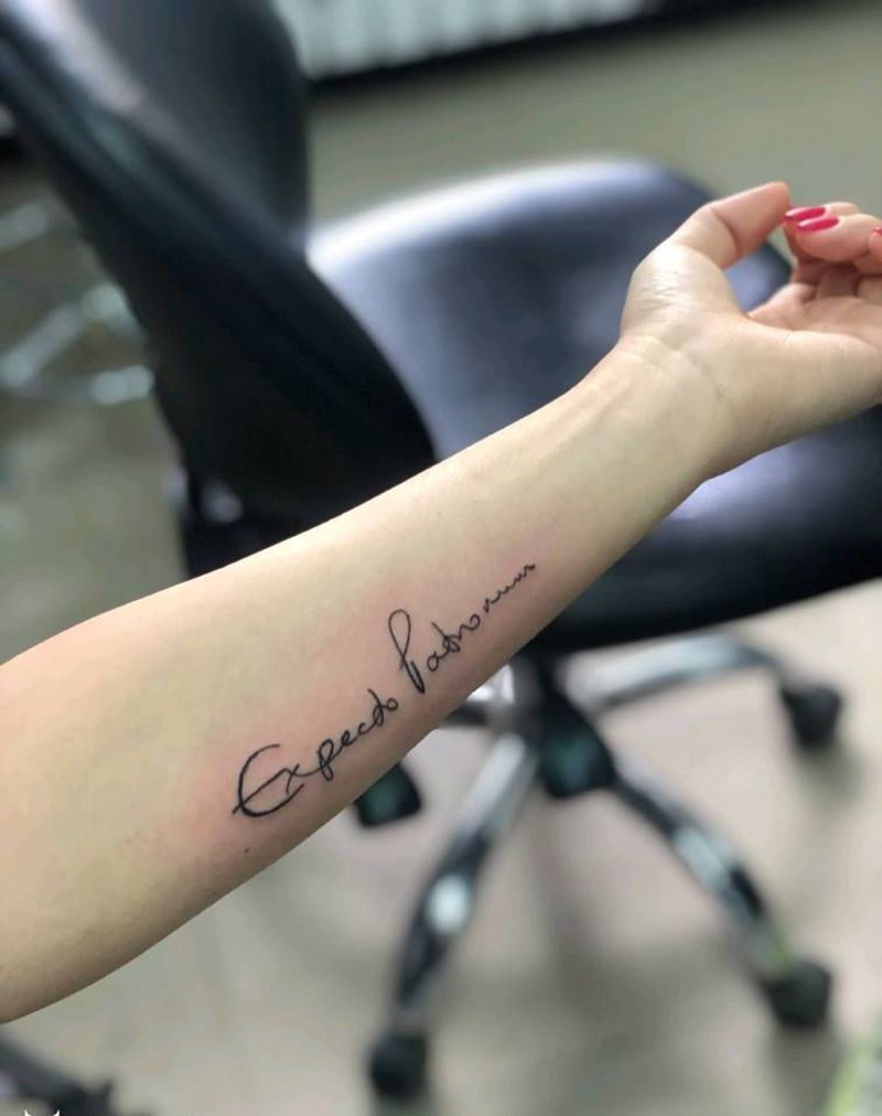 呼神护卫咒纹身图片_手臂纹身图案