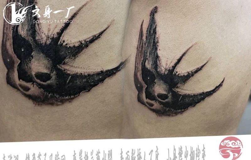 双飞燕纹身图片_腰部纹身图案