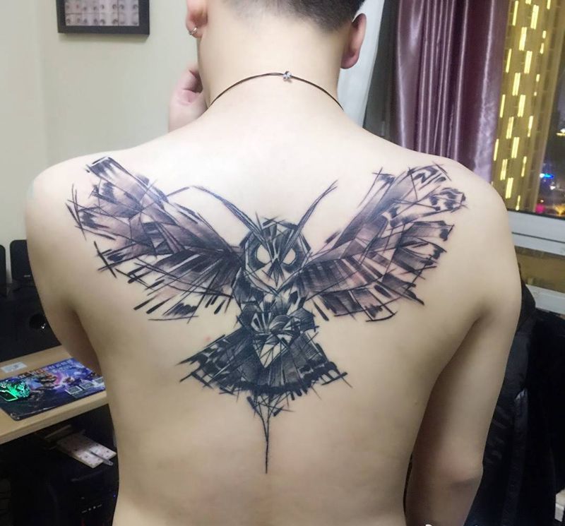 猫头鹰纹身图片_成品手稿背部欧美清新动物纹身图案