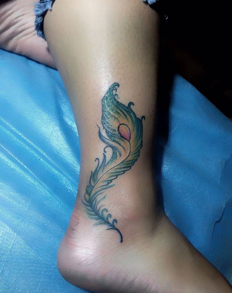 羽毛纹身图片_脚部传统成品纹身图案