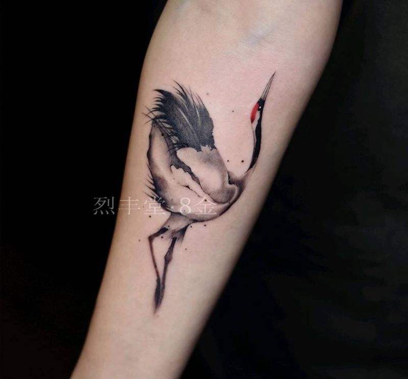 鹤纹身图片_手臂水墨鹤仙鹤丹顶鹤水墨风格纹身图案
