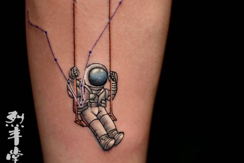 宇航员纹身图片_手臂Old SchoolNew School插画纹身图案