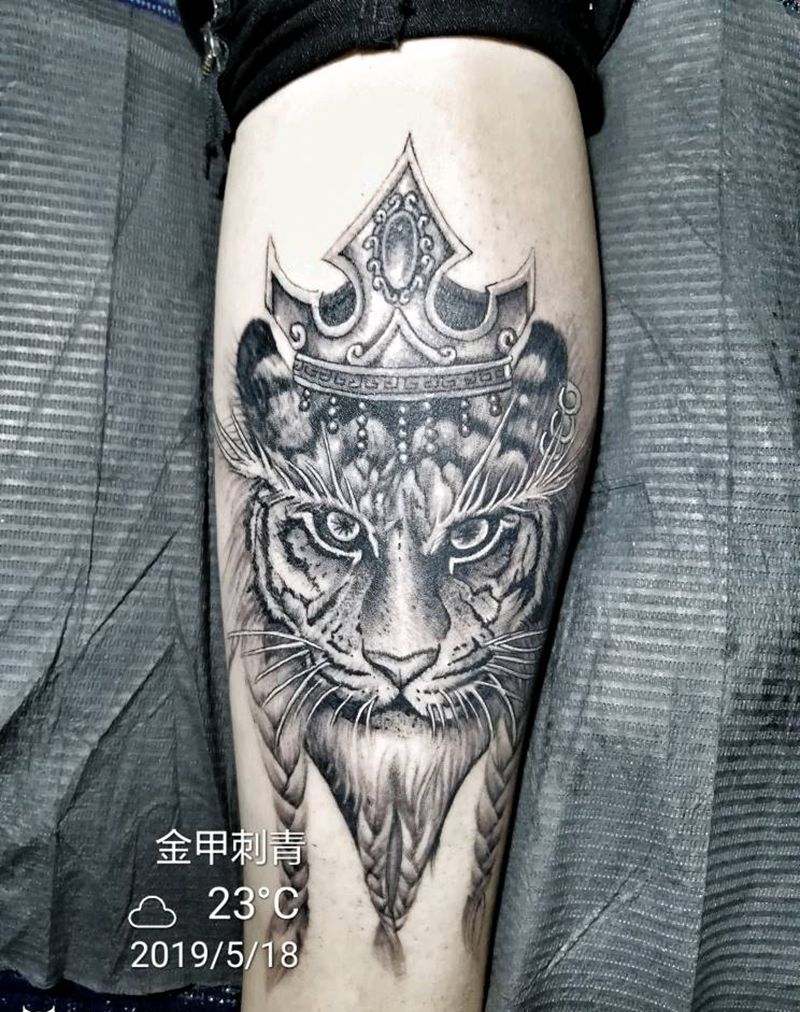 维京虎头纹身图片_腿部欧美写实纹身图案