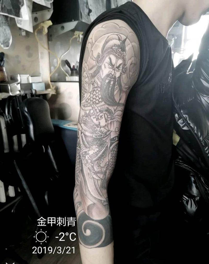 七分袖花臂关公纹身图片_手臂老传统花臂纹身图案