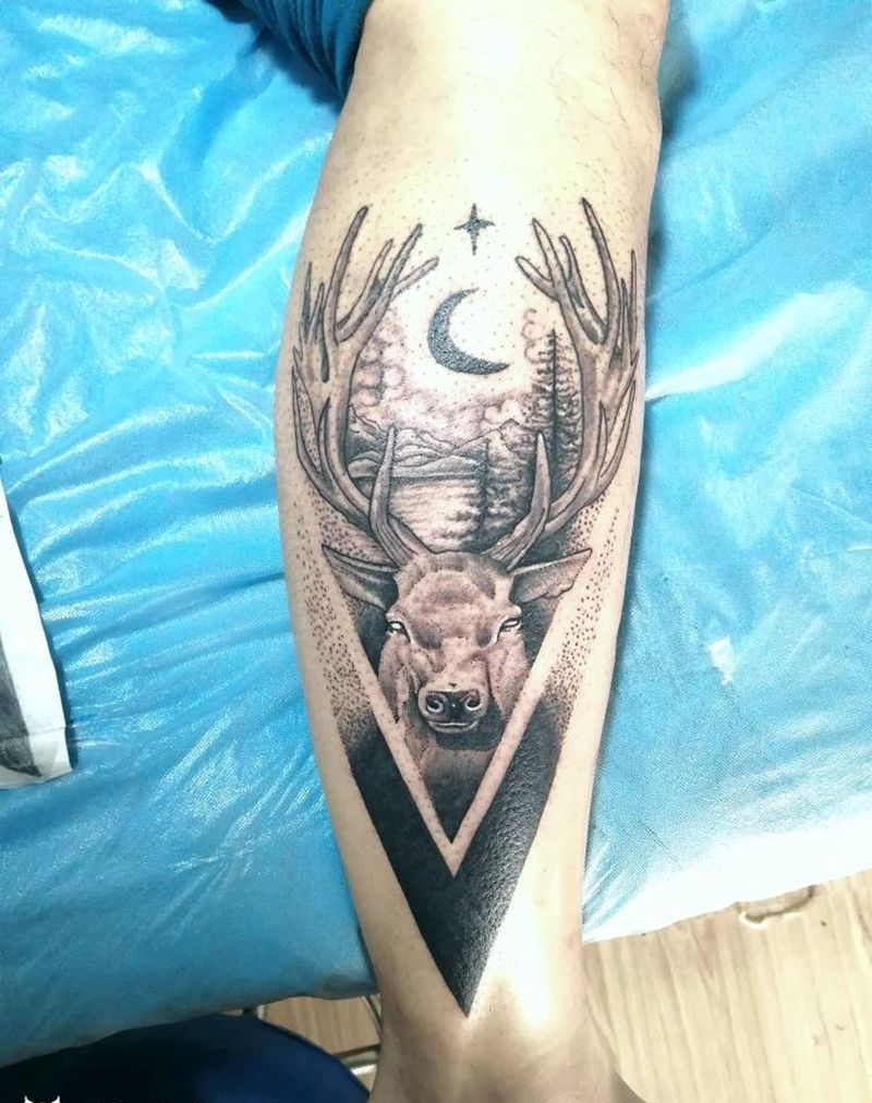 鹿纹身图片_腿部点刺纹身图案