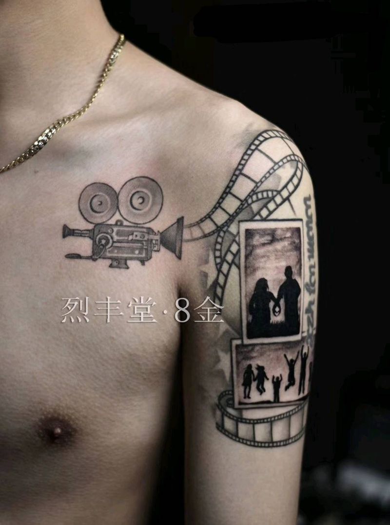 记录纹身图片_肩部手臂欧美写实胶卷记录纹身图案