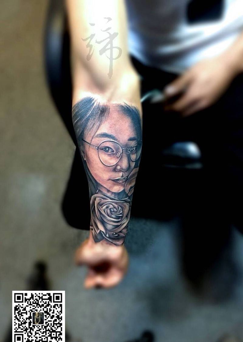 肖像纹身图片_手臂情侣肖像纹身图案