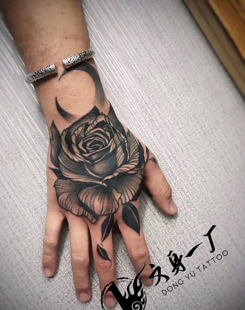 爆，手背纹身图片_手部纹身图案