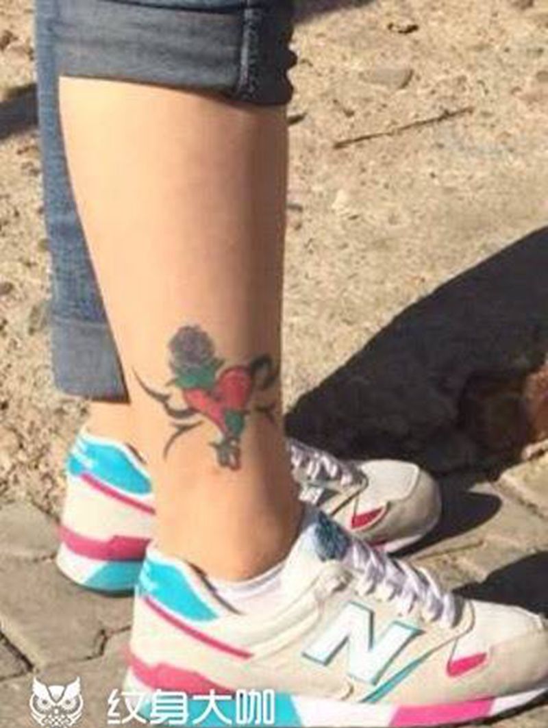 修改作品纹身图片_成品颈部清新纹身图案