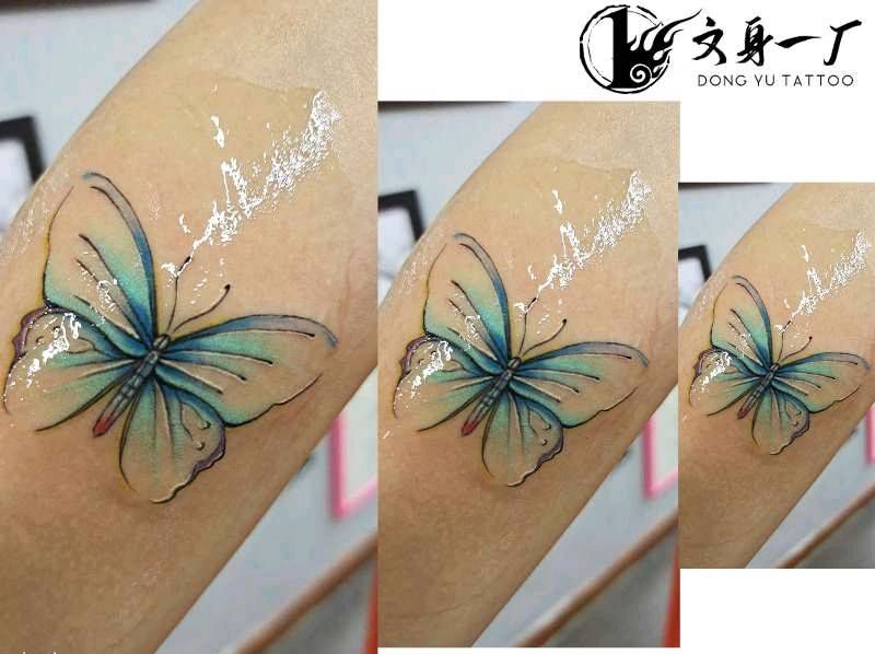 蝴蝶纹身图片_手臂纹身图案