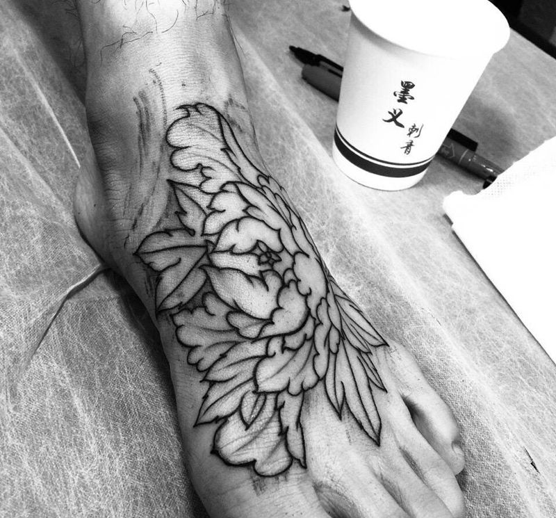 牡丹脚面子纹身图片_贴纸成品手稿插画背部字符植物传统脚部腹部纹身图案