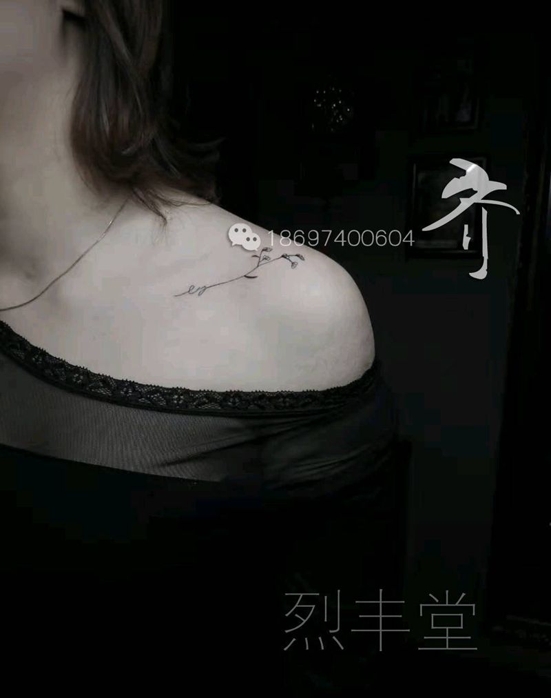 小清新纹身图片_肩部几何纹身图案