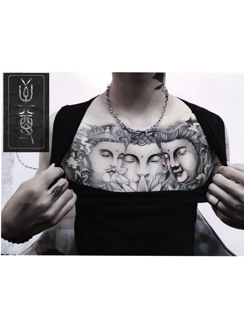 三面佛纹身图片_胸部新传统纹身图案