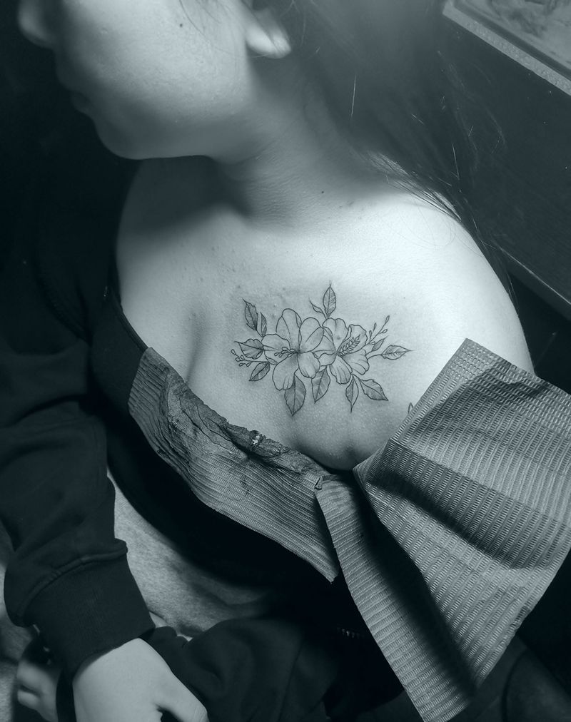 素华纹身图片_胸部几何点刺纹身图案