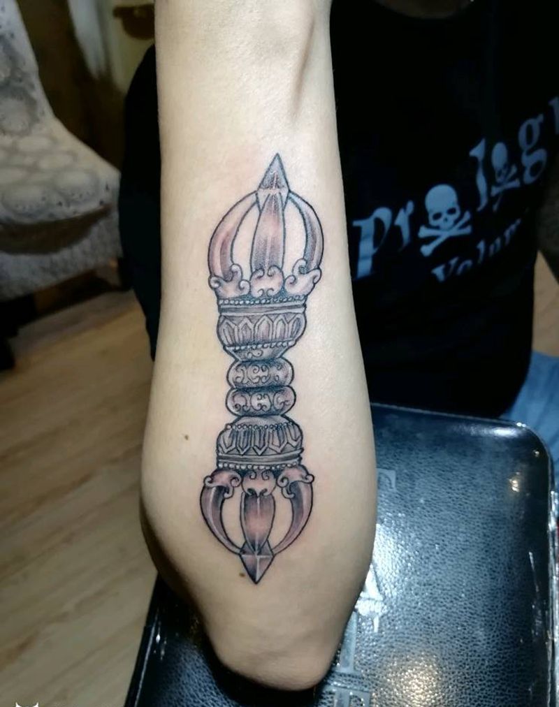 杵纹身图片_手臂纹身图案