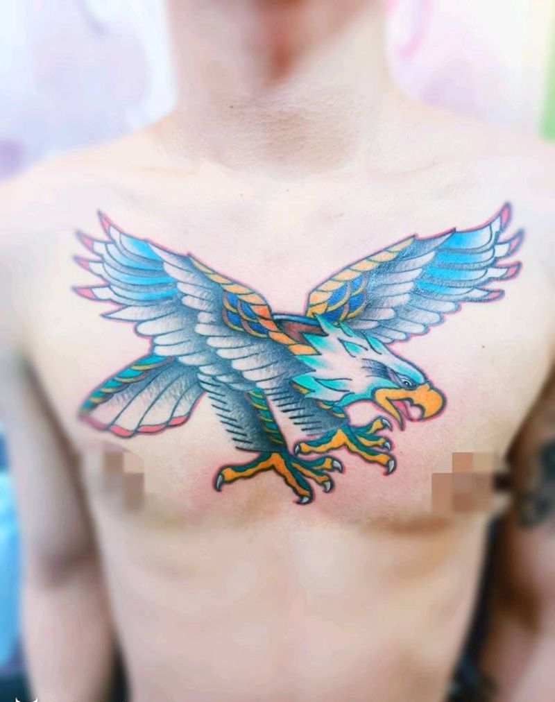 老鹰纹身图片_胸部Old School纹身图案