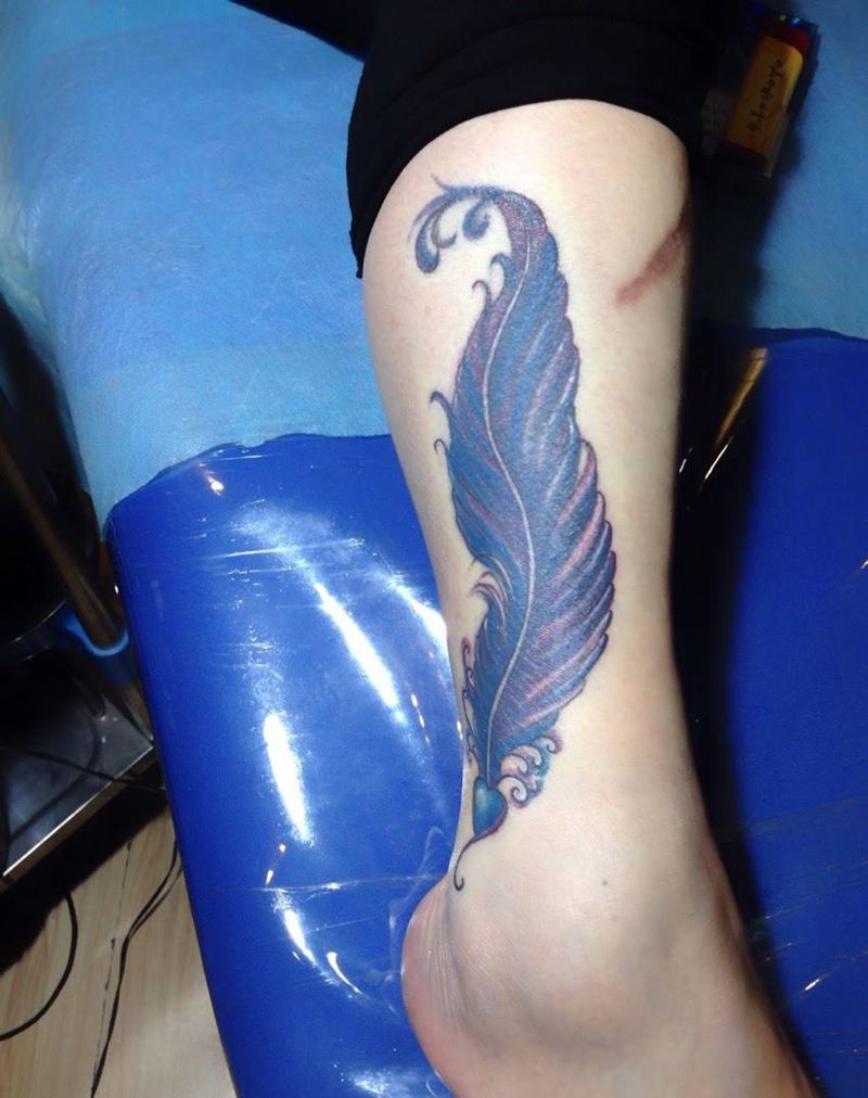 羽毛纹身图片_手稿腿部清新原创纹身图案