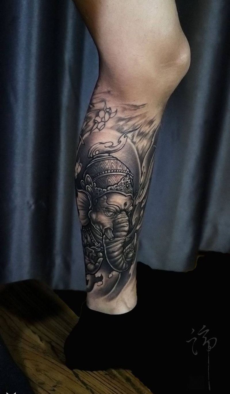象神纹身图片_腿部老传统象神纹身图案
