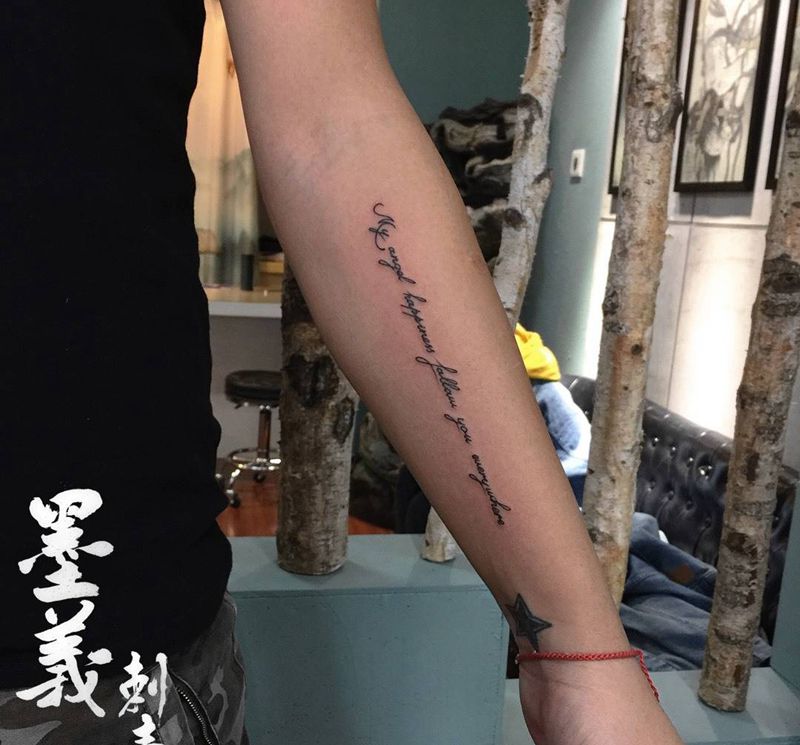 纪念纹身图片_颈部成品手稿手部几何写实传统肩部胸部纹身图案