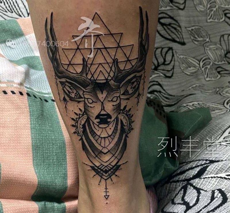 鹿纹身图片_几何纹身图案