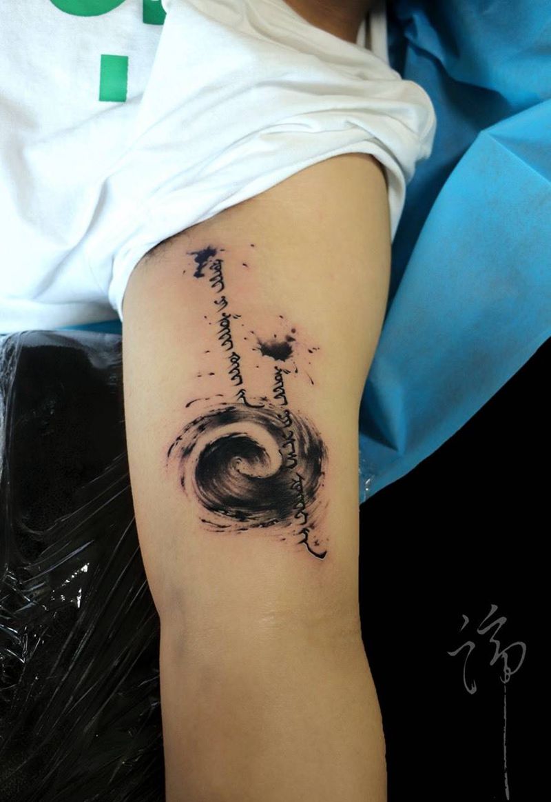 蒙文 泼墨纹身图片_成品颈部腹部臀部手部手臂清新字符原创纹身图案