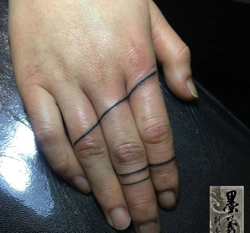 线纹身图片_几何欧美清新成品手部纹身图案