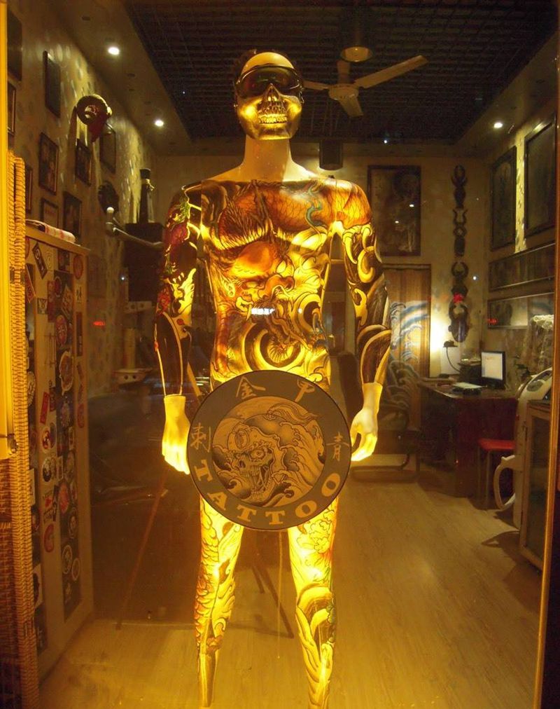 手绘通体纹身模特纹身图片