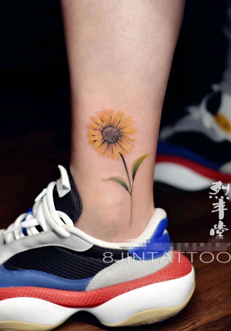 向阳花纹身图片_腿部水彩欧美写实向阳花写实脚踝纹身图案