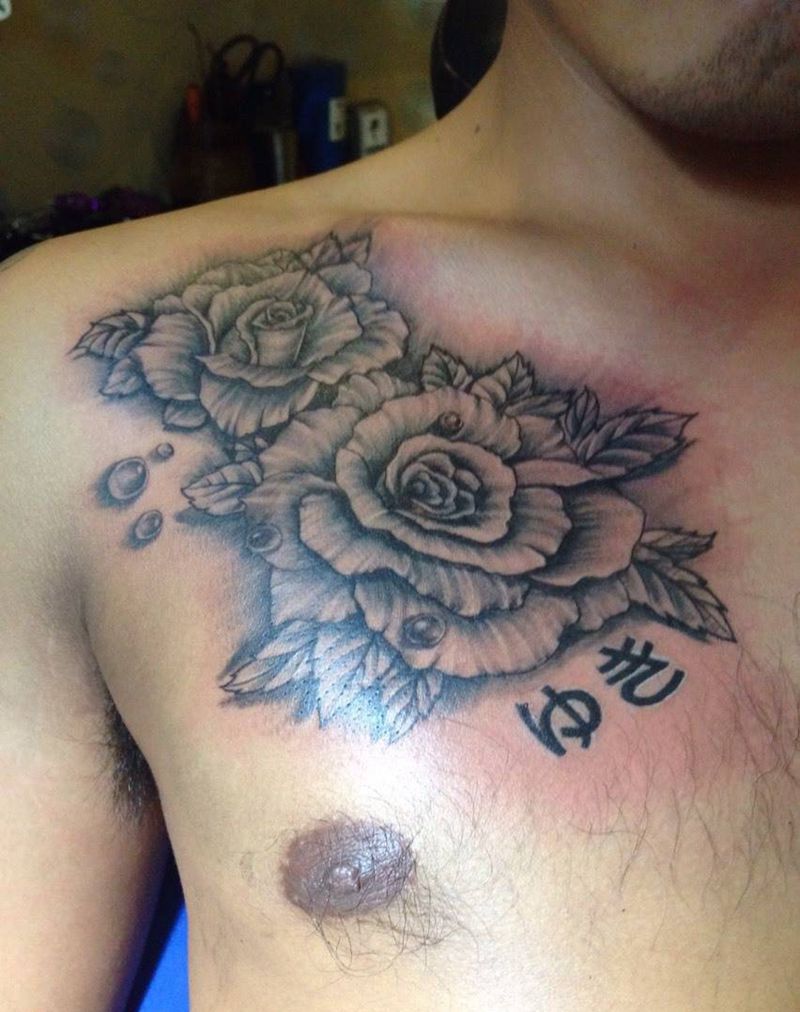 玫瑰纹身图片_成品胸部欧美写实清新植物纹身图案