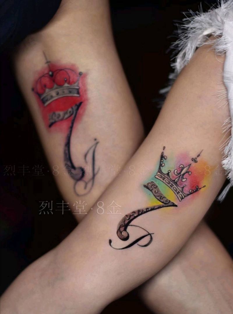 第七年纹身图片_手臂水彩周年皇冠七年纹身图案
