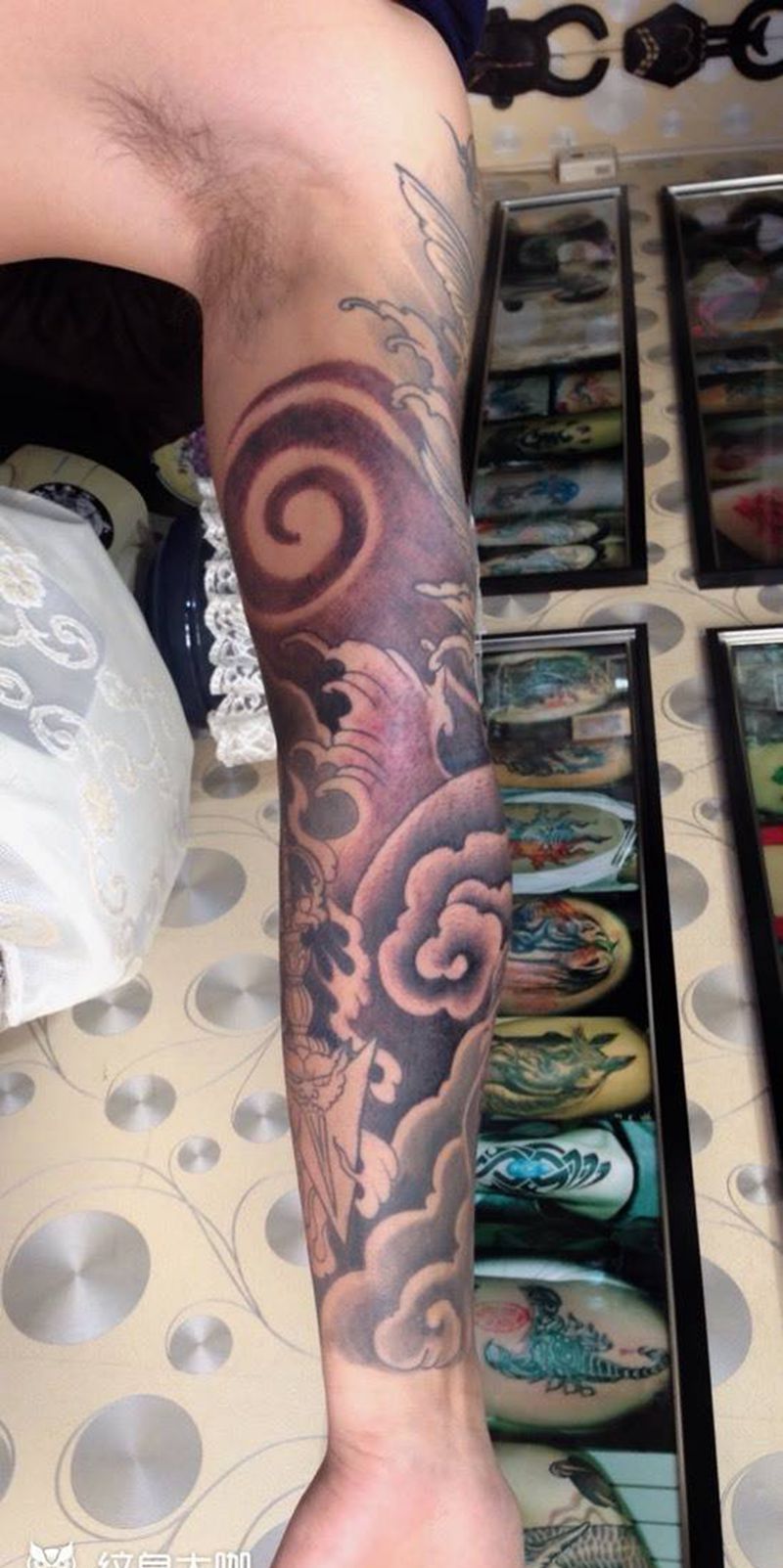 花臂纹身图片_成品臀部手臂传统人物动物宗教花臂纹身图案