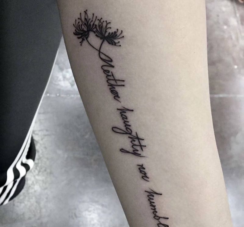 彼岸花和英文纹身图片_手臂纹身图案