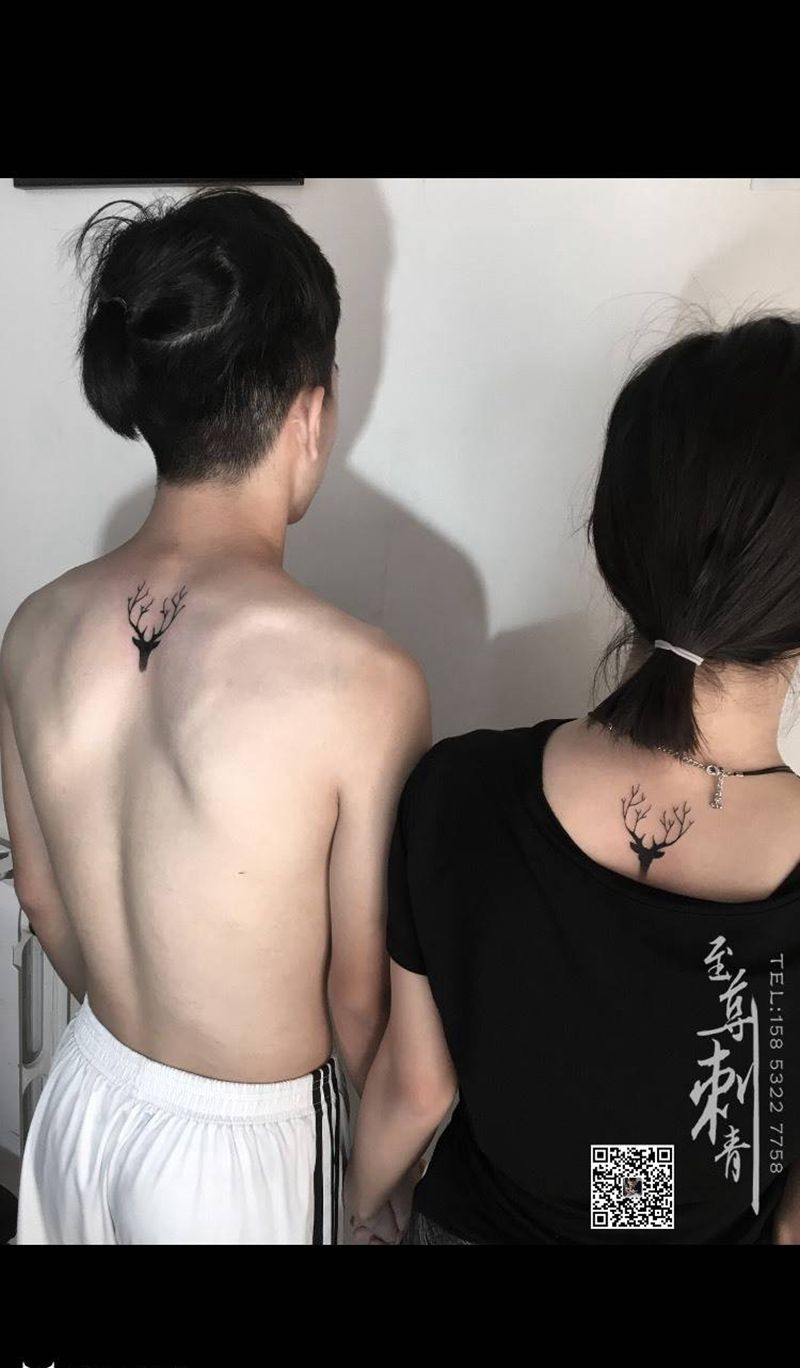 情侣鹿头纹身图片_成品背部颈部清新动物纹身图案