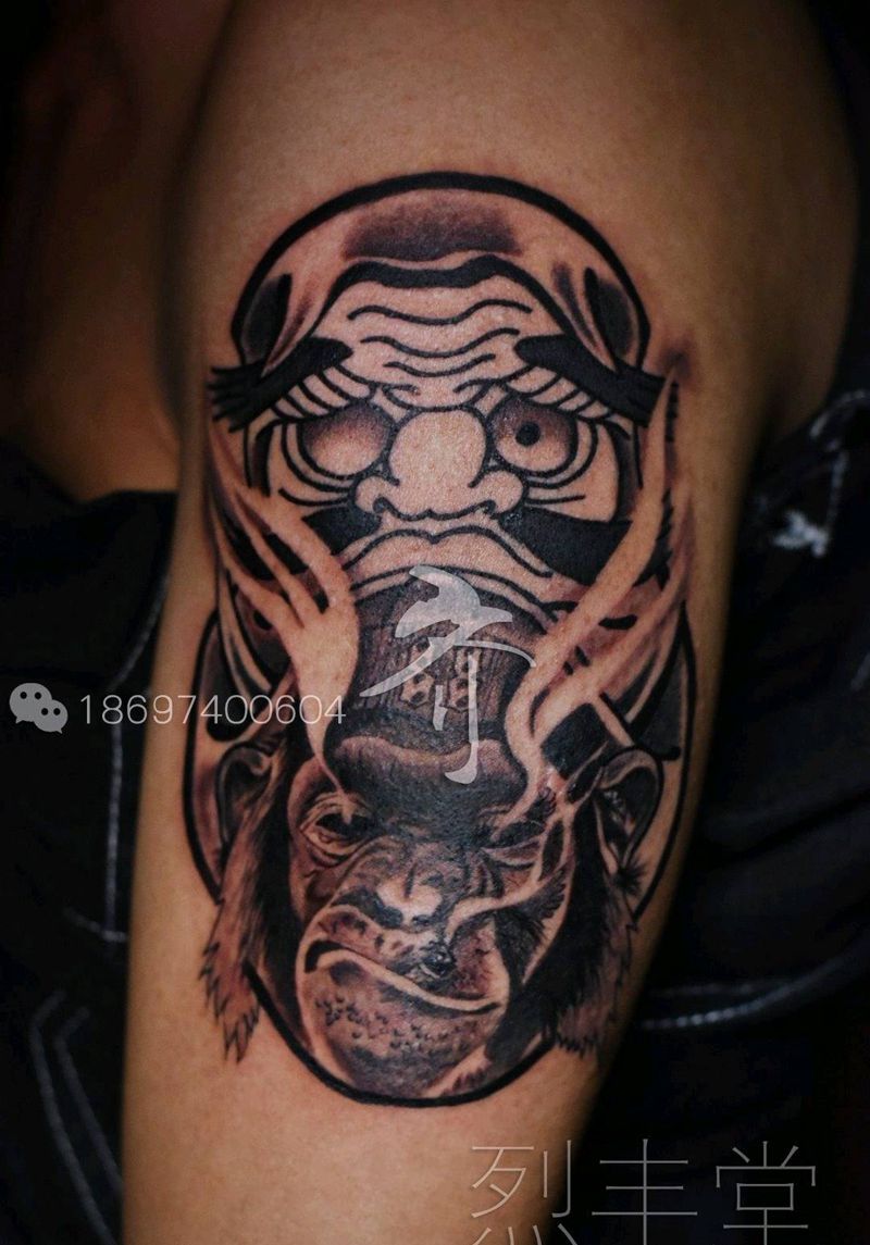 猩猩达摩蛋纹身图片_手臂欧美写实老传统纹身图案