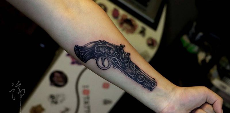 枪纹身图片_成品手臂手部臀部腰部腹部背部清新原创纹身图案