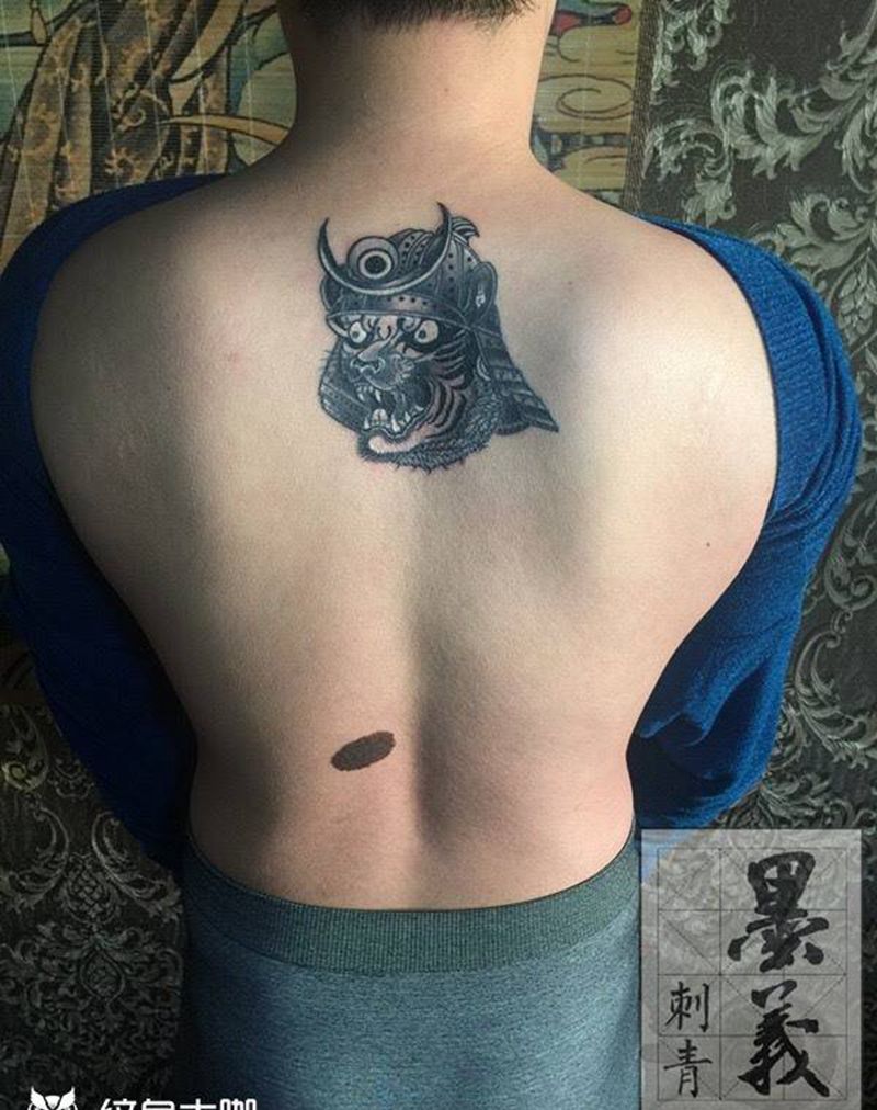 虎纹身图片_成品颈部清新肖像图腾动物纹身图案