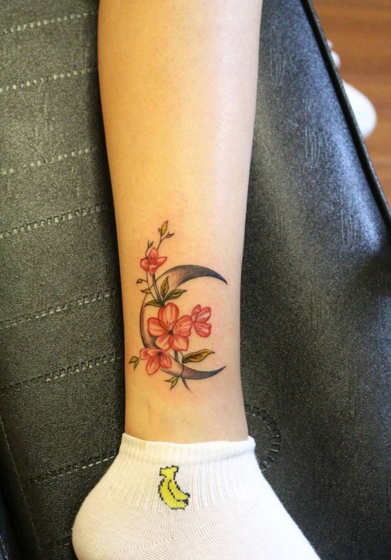 花纹身图片_腿部纹身图案