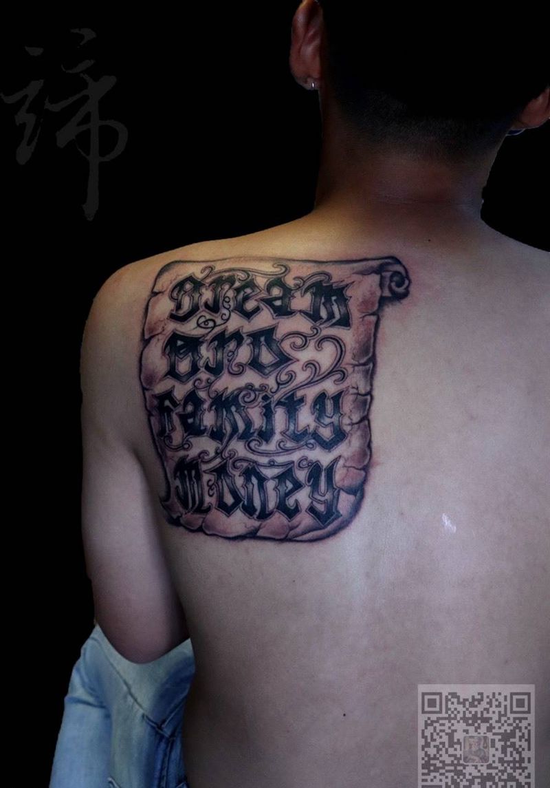 字体纹身图片_成品肩部背部腰部腹部纹身图案