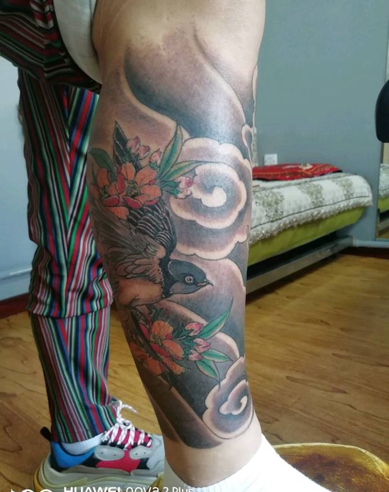 包小腿燕子纹身图片_腿部新传统纹身图案