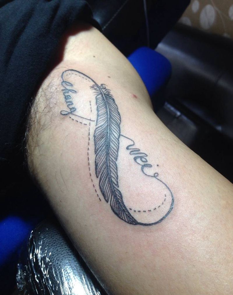 羽毛纹身图片_成品传统手臂纹身图案