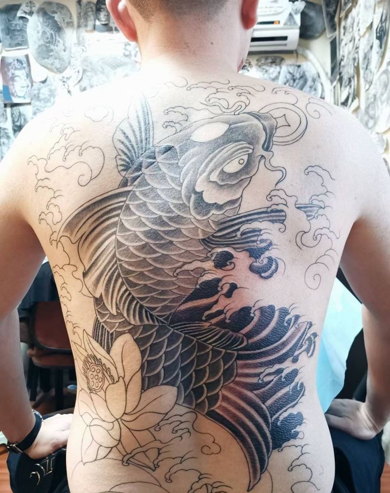 未完纹身图片_背部纹身图案