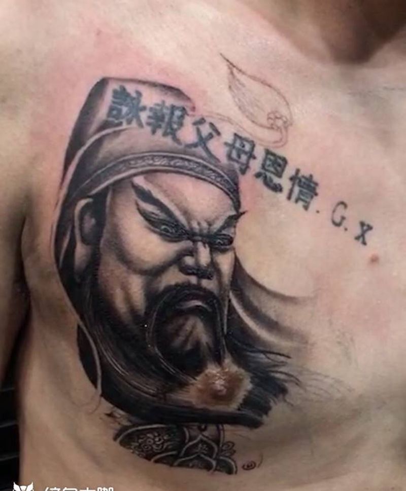 都付笑谈中纹身图片_胸部老传统欧美写实纹身图案