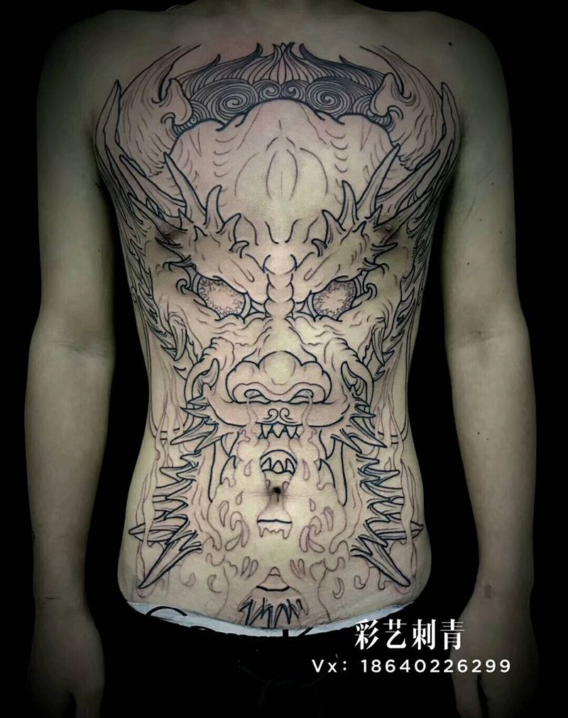 基础线未完，店长作品纹身图片_胸部腹部新传统New School纹身图案