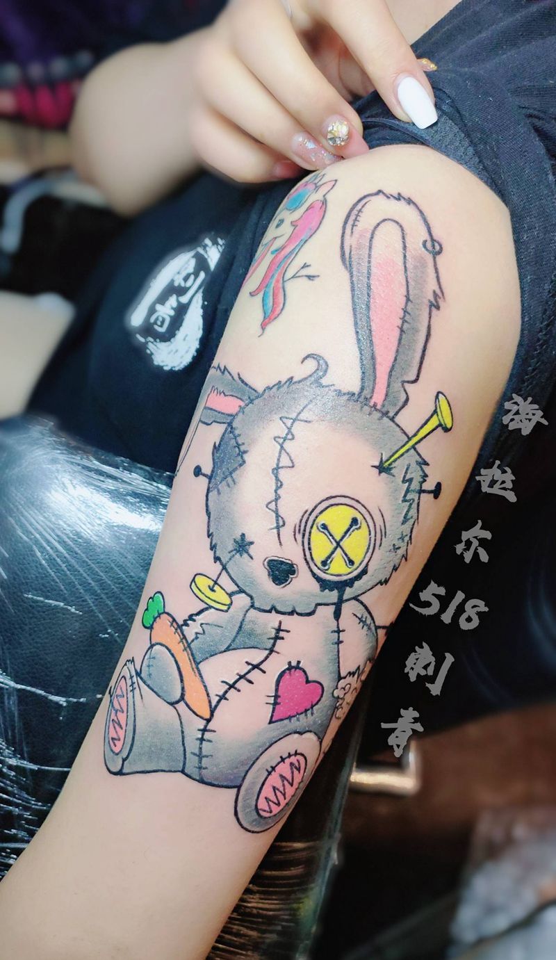 兔子纹身图片_手臂New School暗黑纹身图案