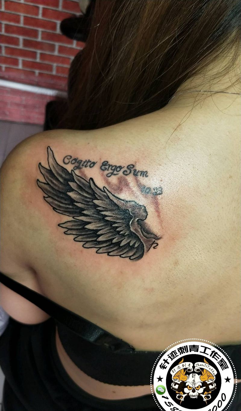 翅膀纹身图片
