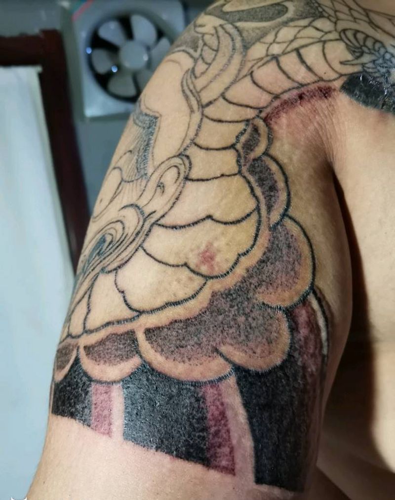 般若 蛇 半甲纹身图片_胸部肩部老传统纹身图案