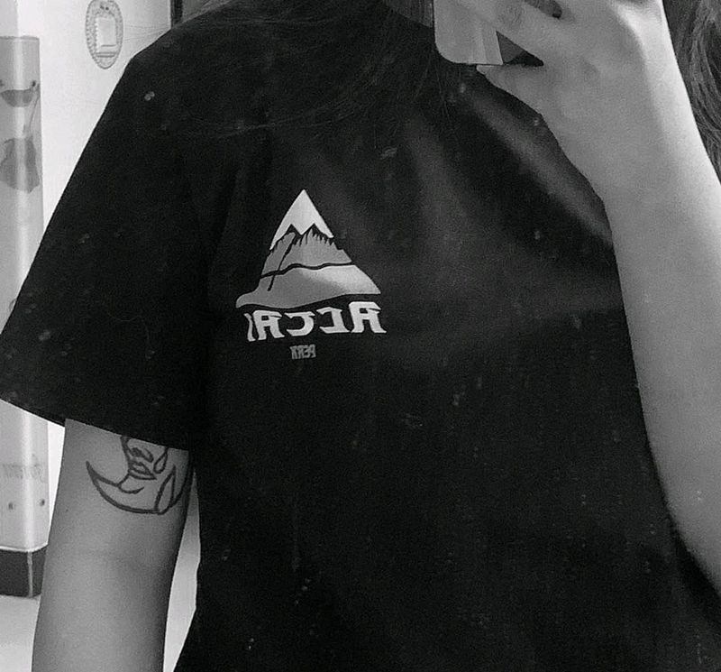 哭泣的月亮纹身图片_手臂Old School纹身图案