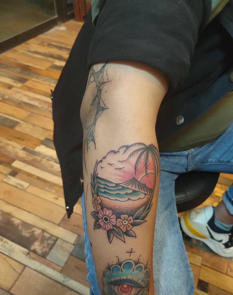 椰树沙滩纹身图片_手臂Old School拼接花臂纹身图案